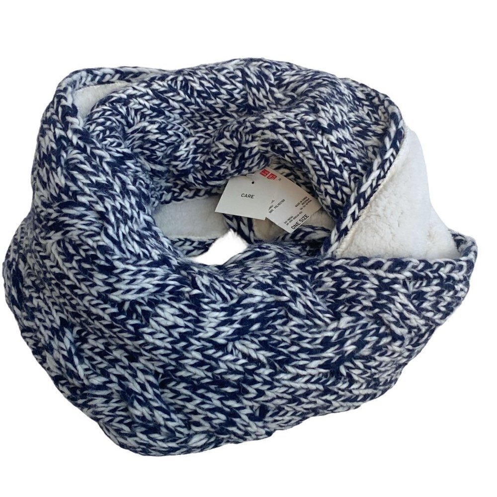 Uniqlo Cable Knit Scarf Blue White Infinity Fleece Lined Snood NWT